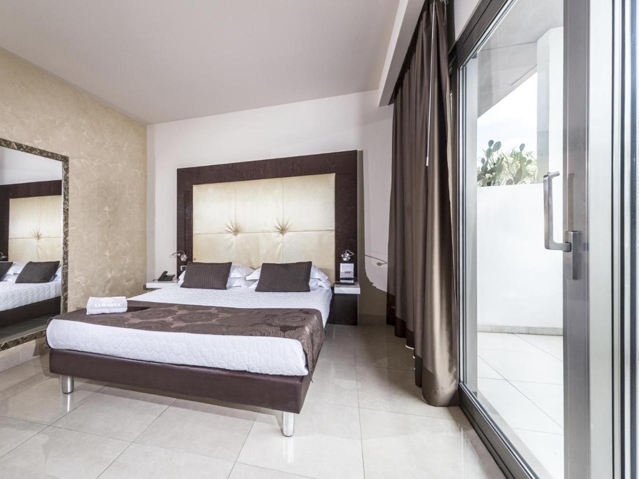 Hotel La Bussola Milazzo Buitenkant foto